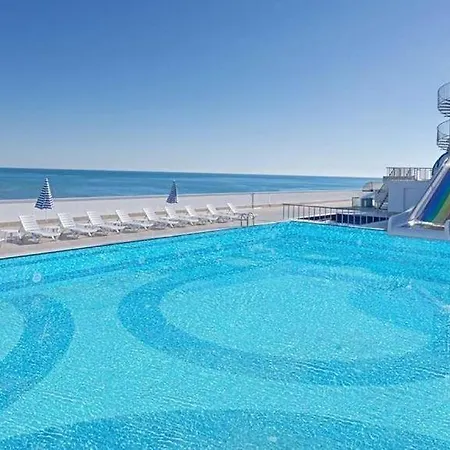 Simurg Halal Luxury Hotel